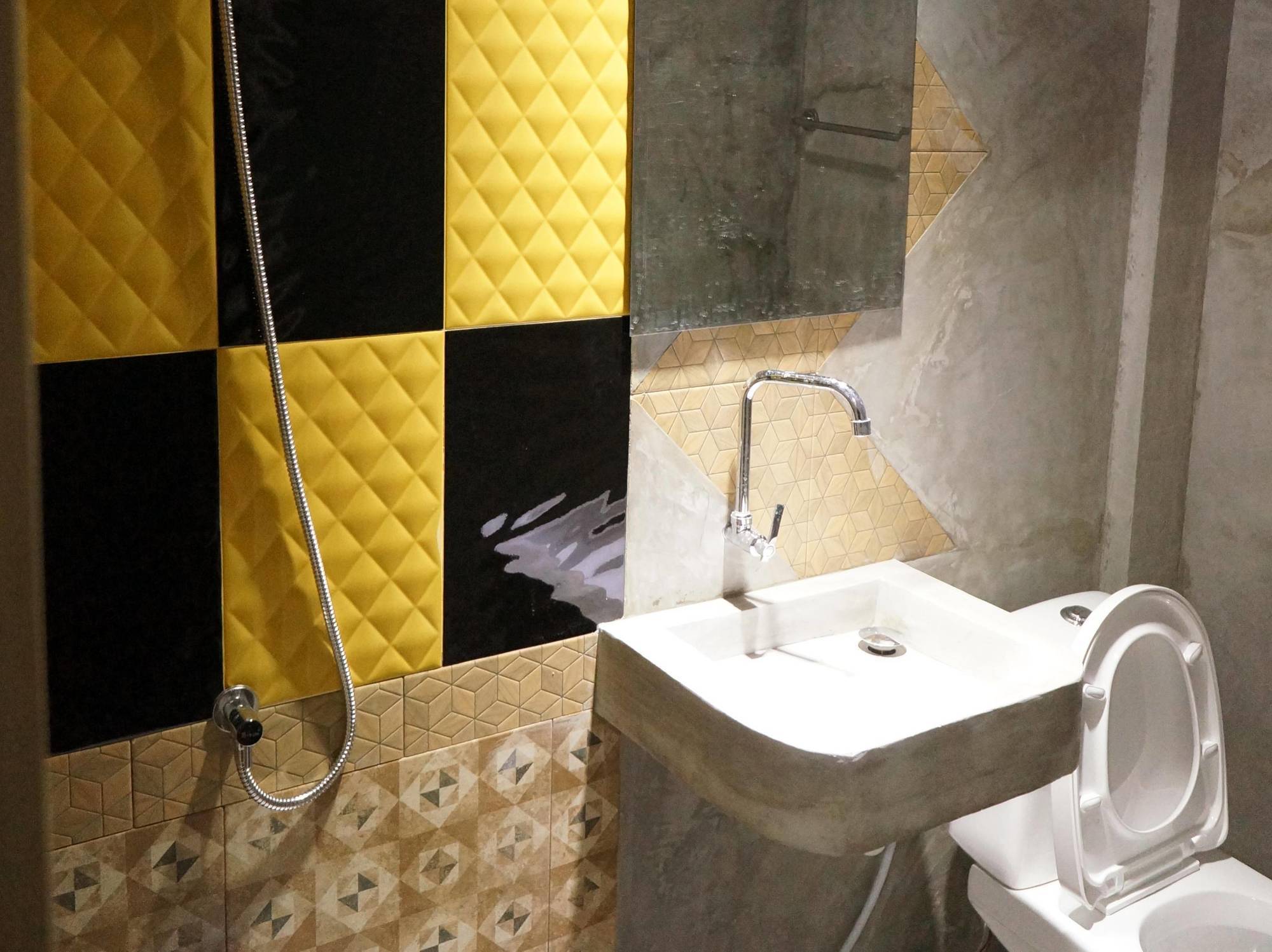 Hive 28 Apart otel Bangkok Dış mekan fotoğraf