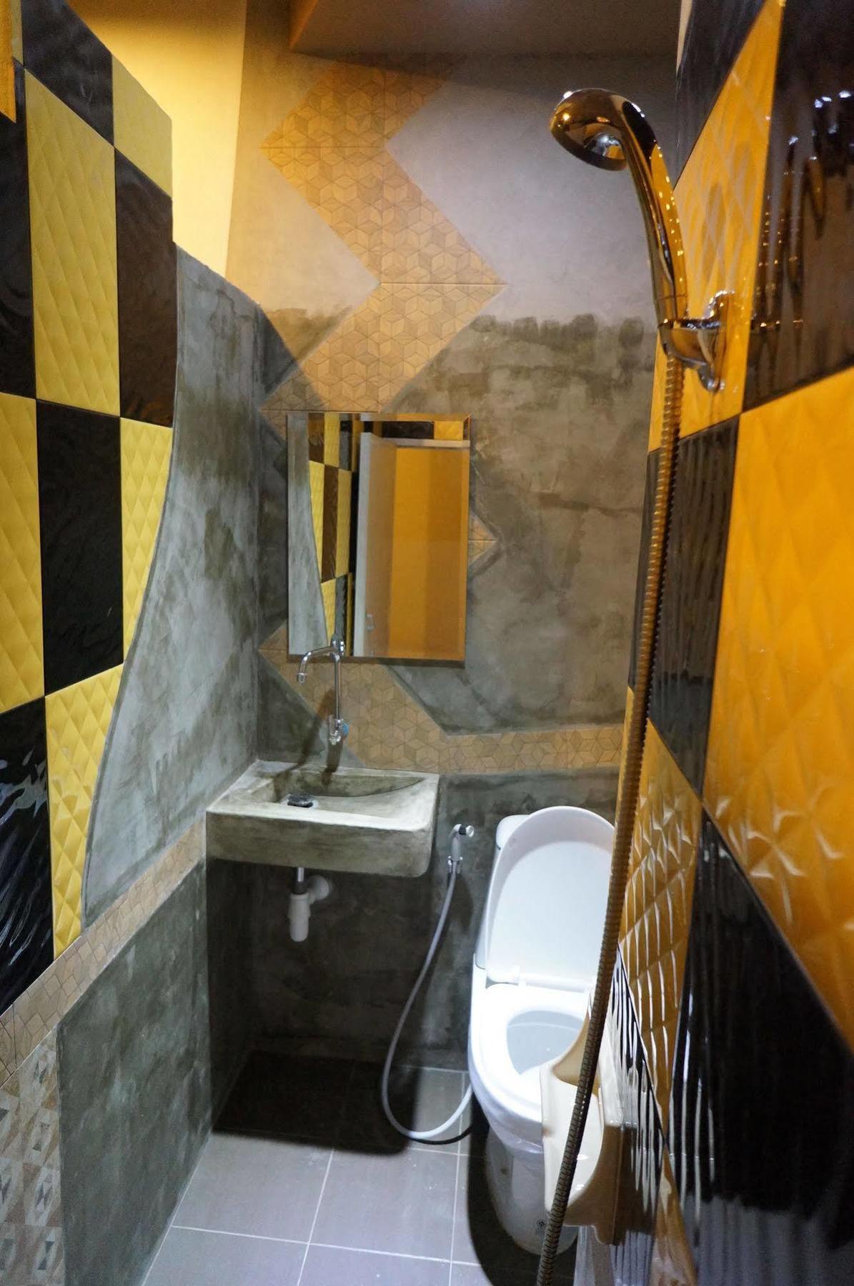 Hive 28 Apart otel Bangkok Dış mekan fotoğraf